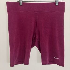 Nike Women plum purple Biker Shorts Activewear Size Large gym workout